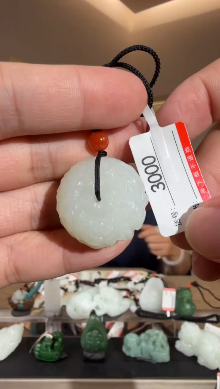 和田玉未镶嵌颈饰1