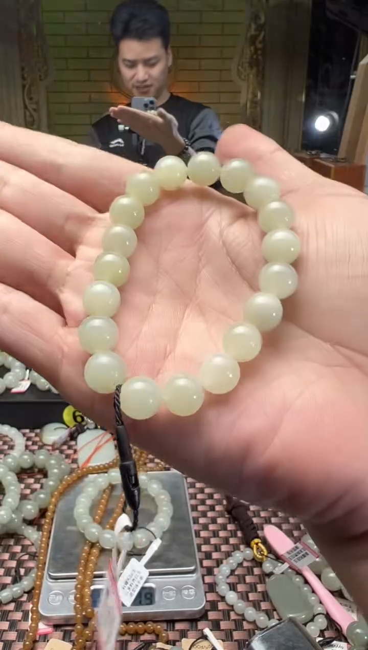 【闪购商品】和田玉手链未镶嵌且末料青白玉手串卡10
