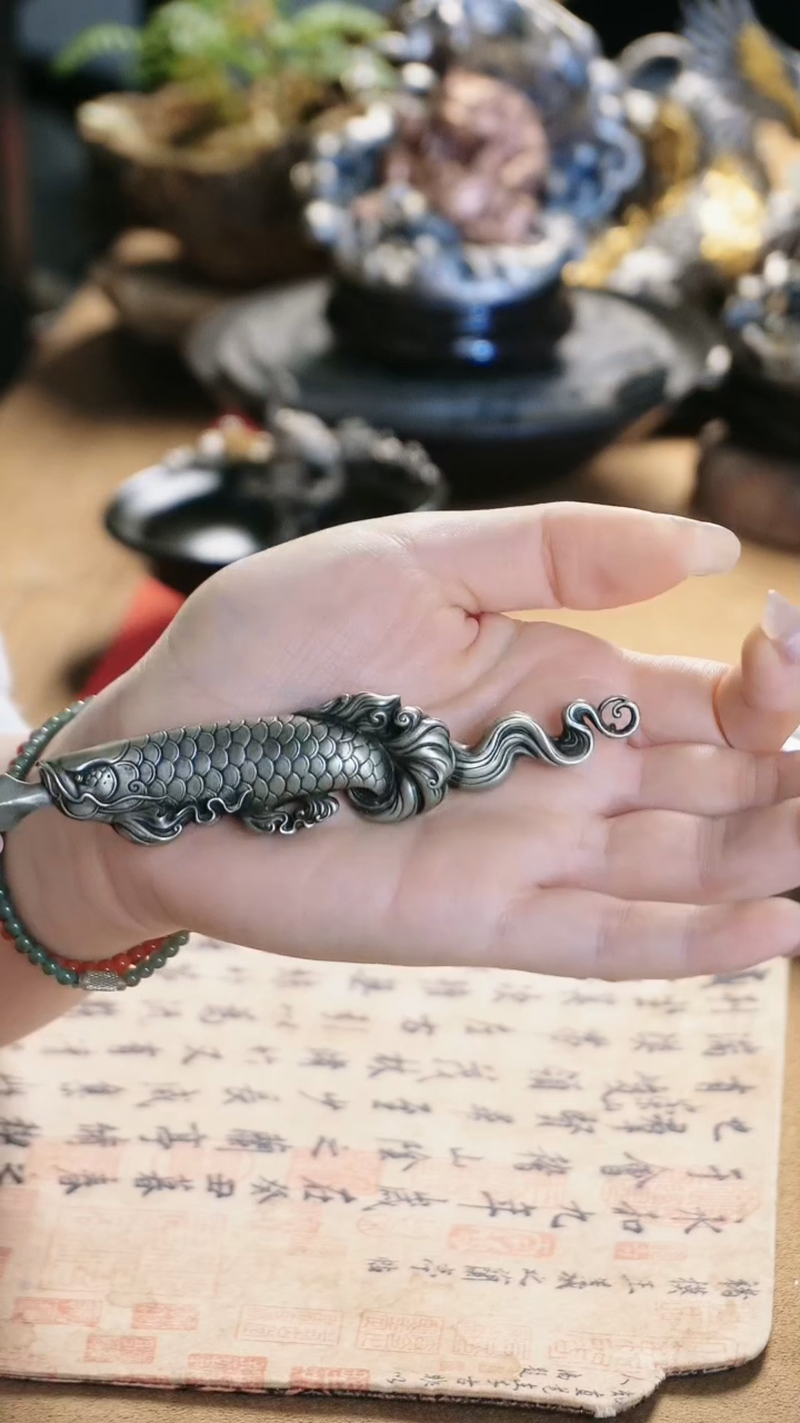 【闪购商品】复古白铜银色龙鱼设计