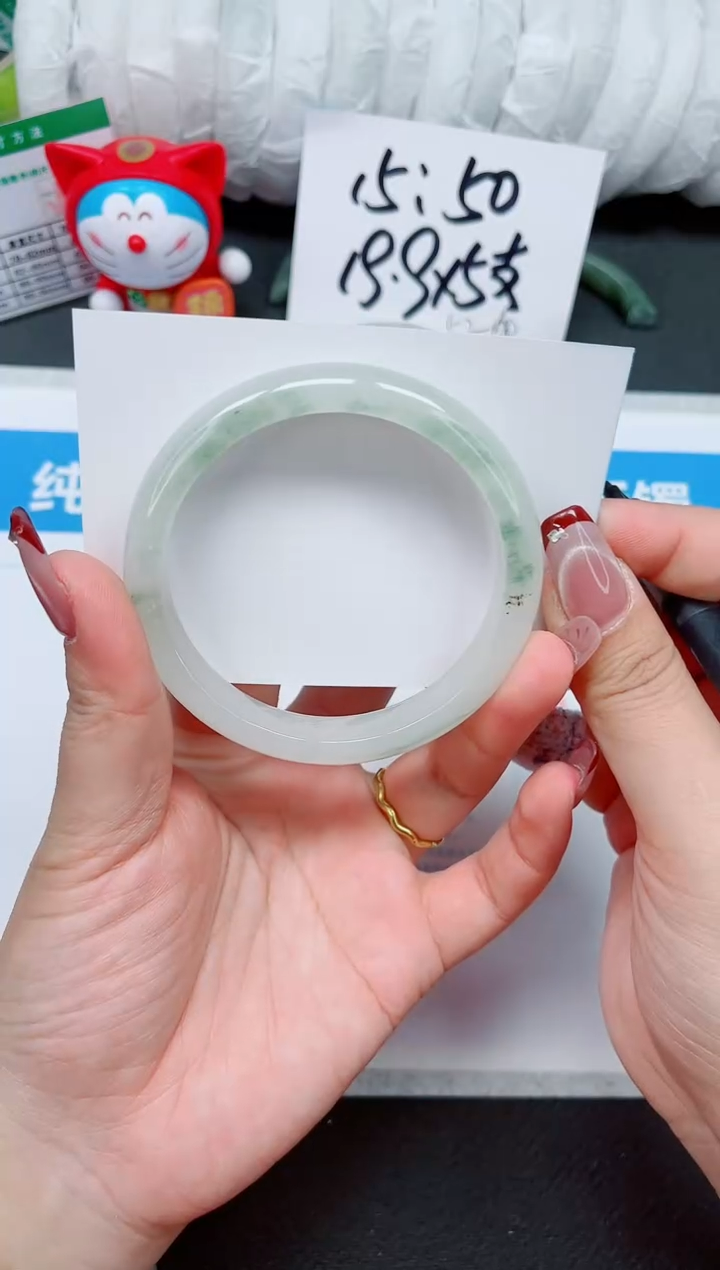 【闪购商品】石英质玉手镯未镶嵌42