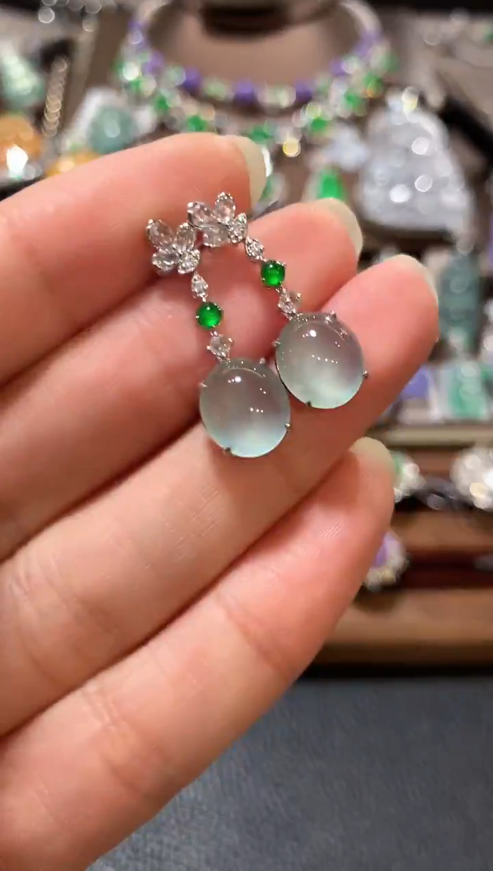 18K金镶嵌翡翠耳饰m26  