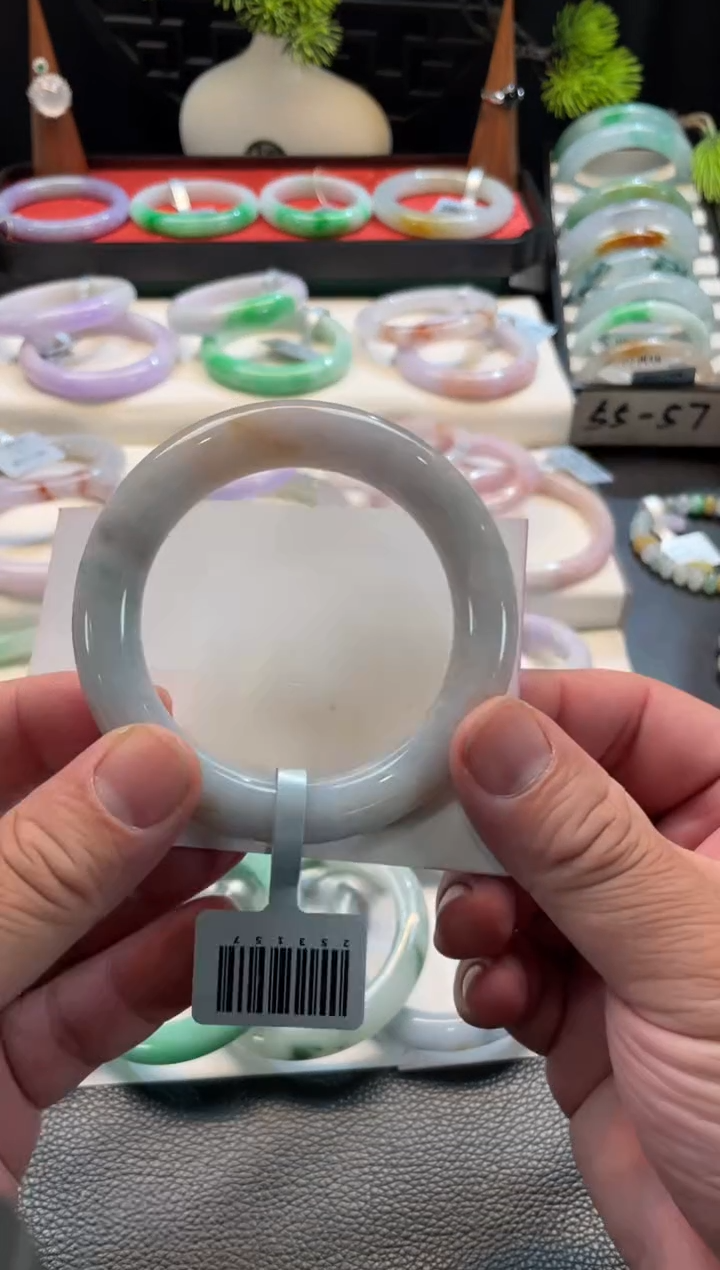 未镶嵌手镯翡翠104号 56.5圆条 有纹有棉