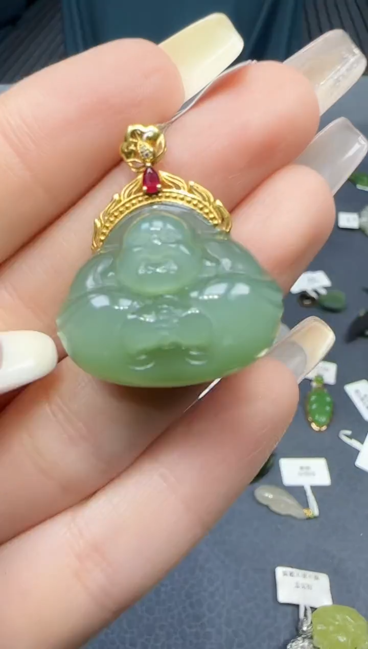 【闪购商品】和田玉挂件18K金镶嵌1