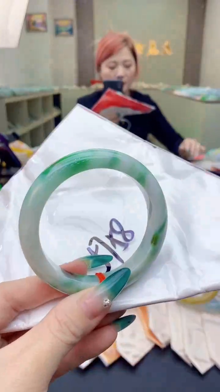 【闪购商品】翡翠手镯未镶嵌0514876993