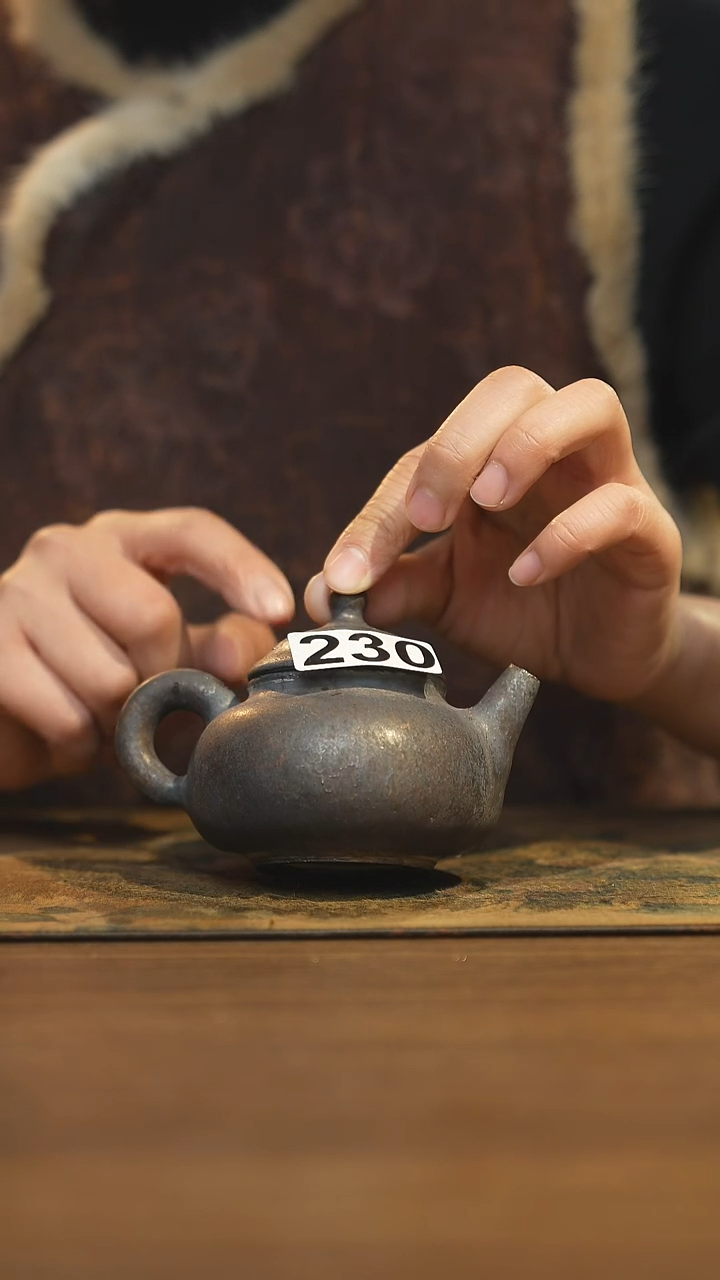【闪购商品】其他陶瓷茶器手工壶230微瑕