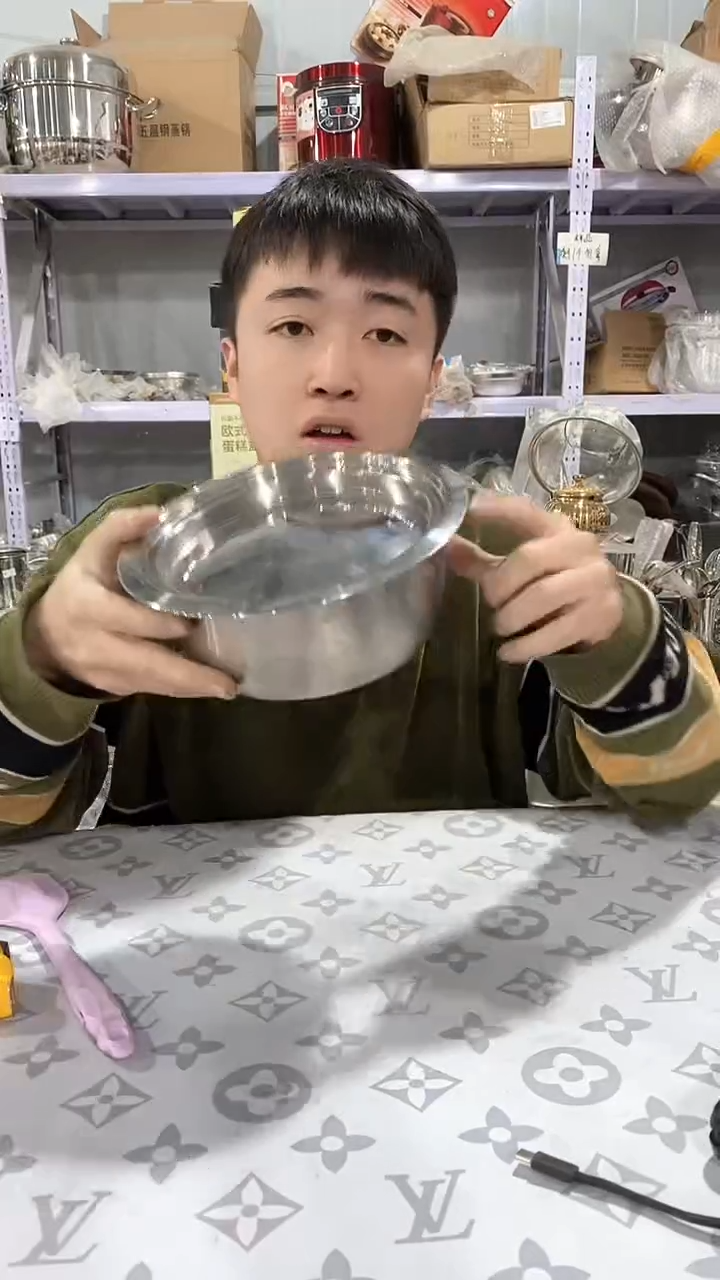 20宽沿盆 瑕疵一个