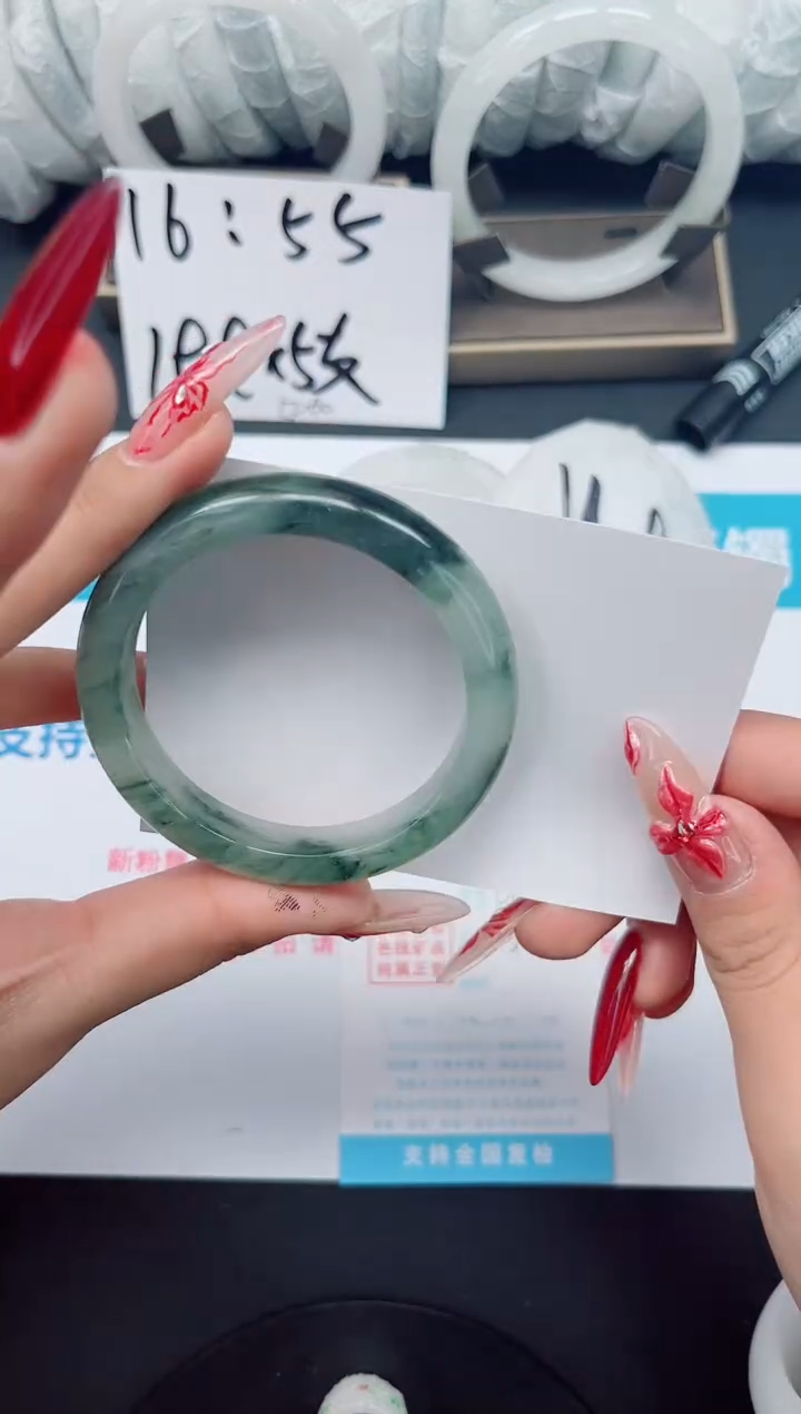 【闪购商品】石英质玉手镯未镶嵌b122