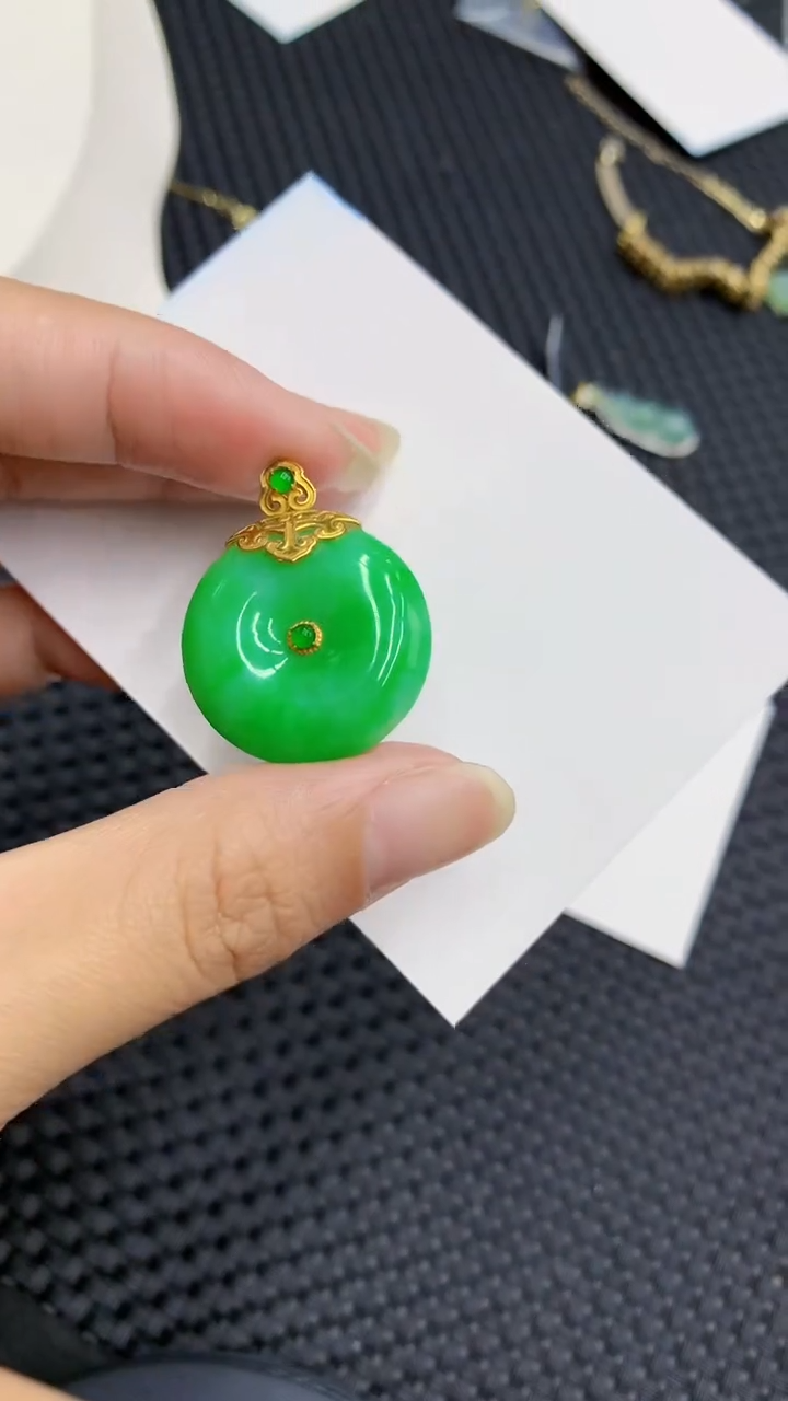 【闪购商品】翡翠颈饰18K金镶嵌            8