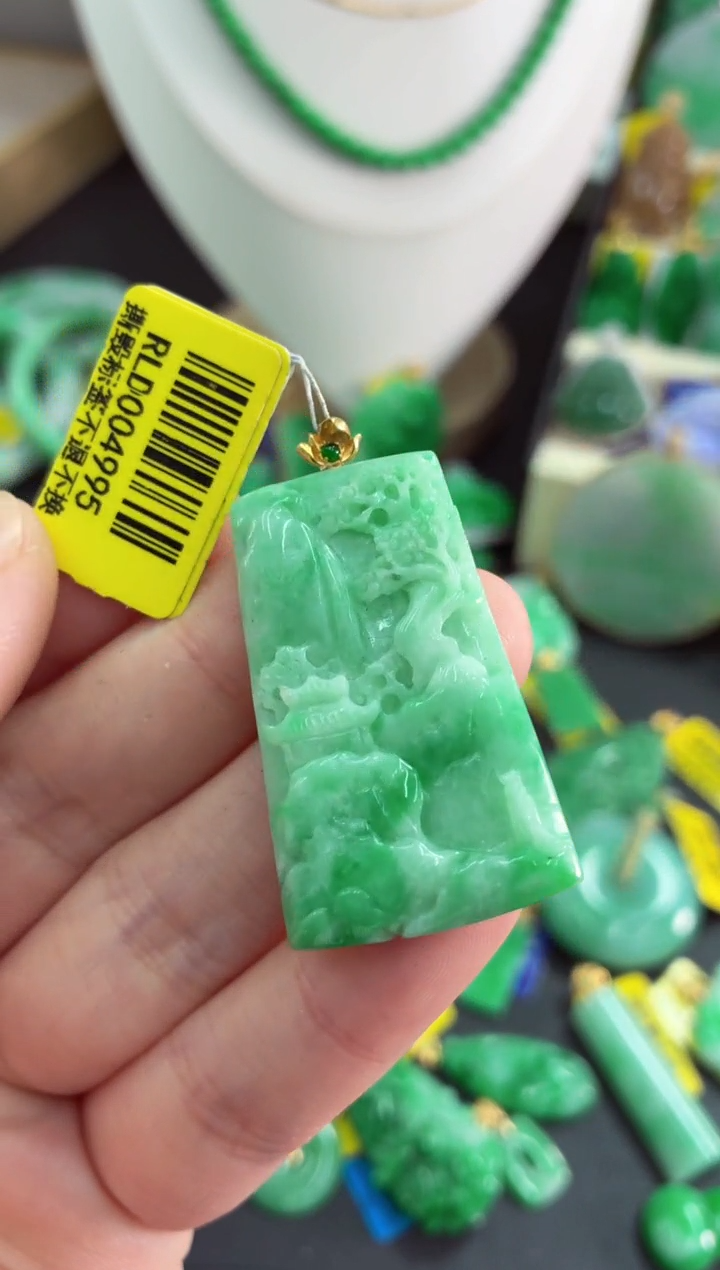 吊坠(不含链)18K金镶嵌翡翠挂件