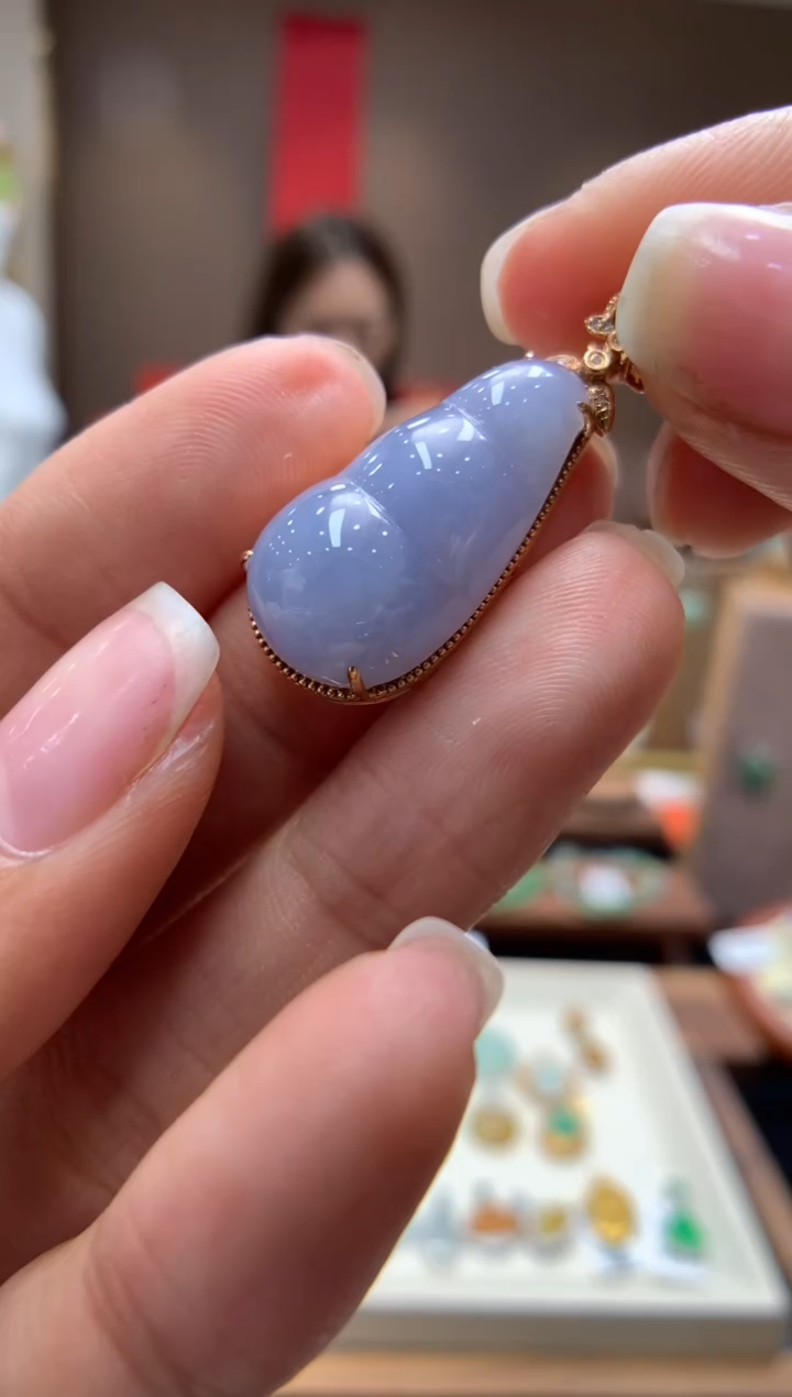 【闪购商品】翡翠颈饰18K金镶嵌福豆