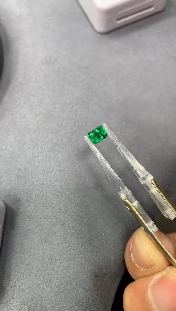 【闪购商品】祖母绿裸石未镶嵌0.88ct GUILD63511