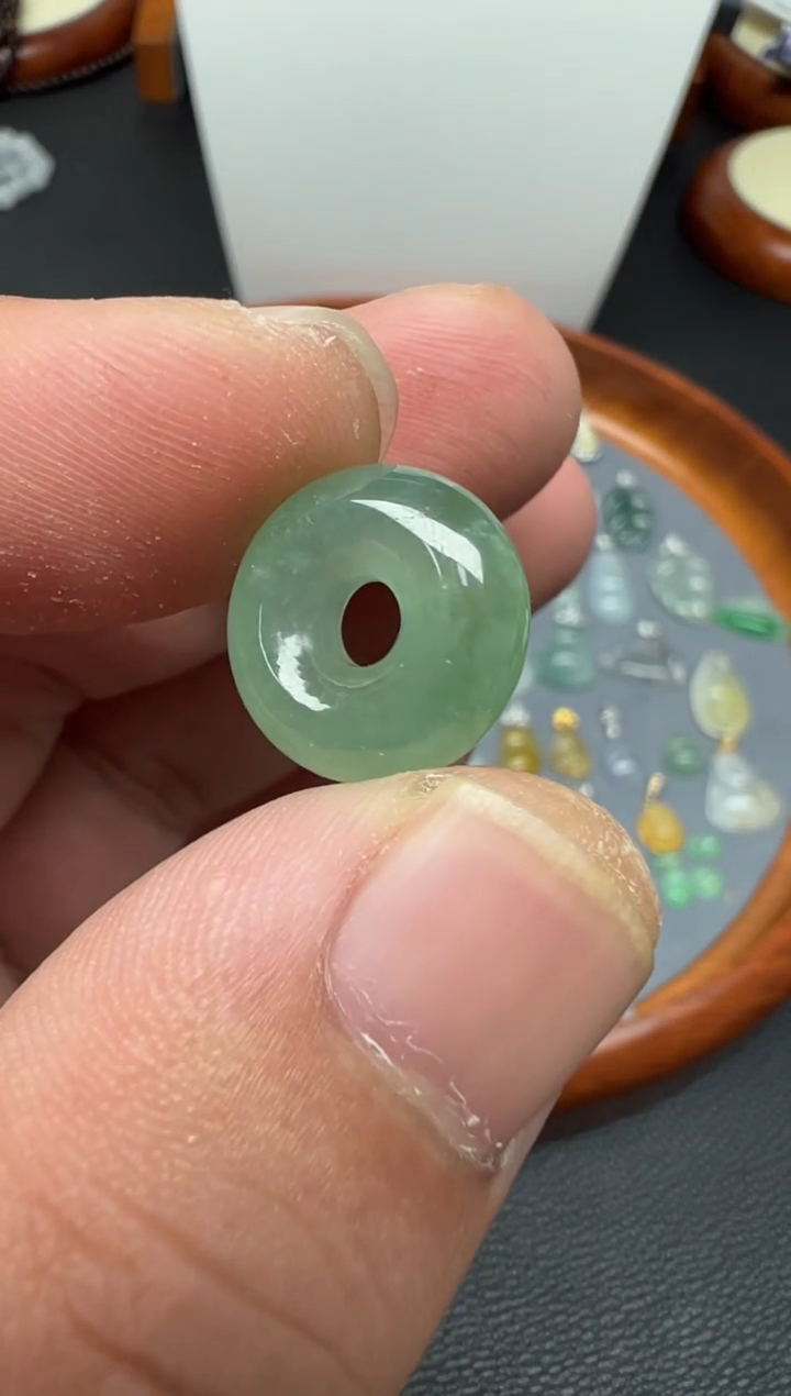 颈饰未镶嵌翡翠（52号链接）纯天然A货缅甸翡翠 甜甜圈裸石 微瑕