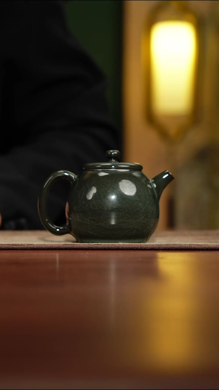 【闪购商品】【览古雅韵】陈卫武铁胎壶