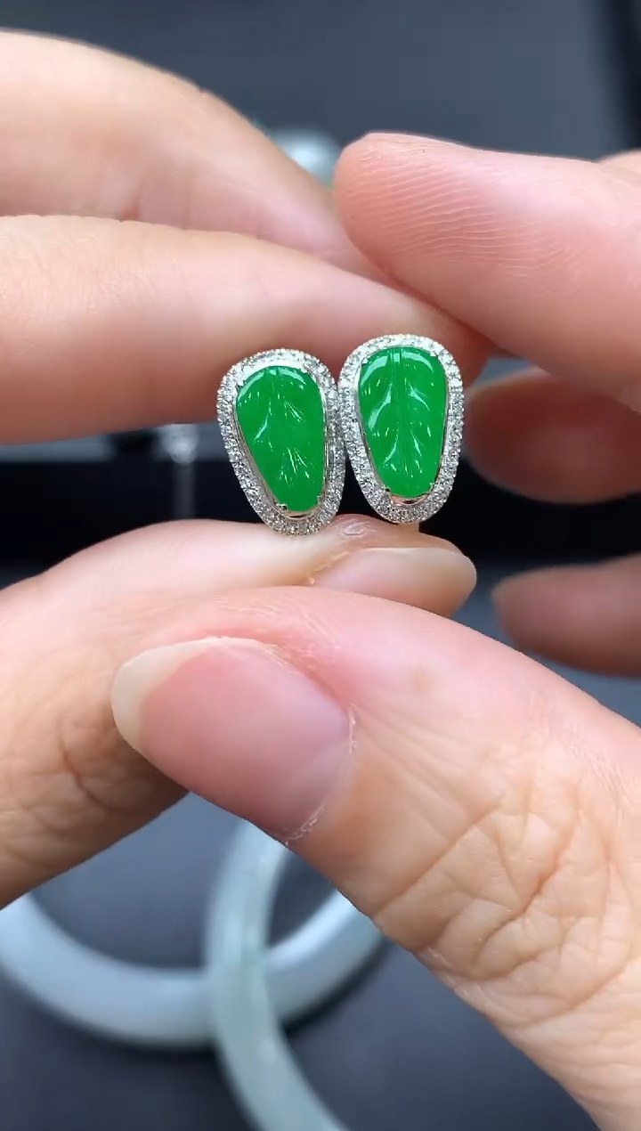 颈饰18K金镶嵌翡翠627-中国好珍宝