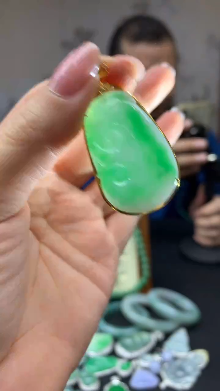 【闪购商品】翡翠颈饰18K金镶嵌11-天然翡翠