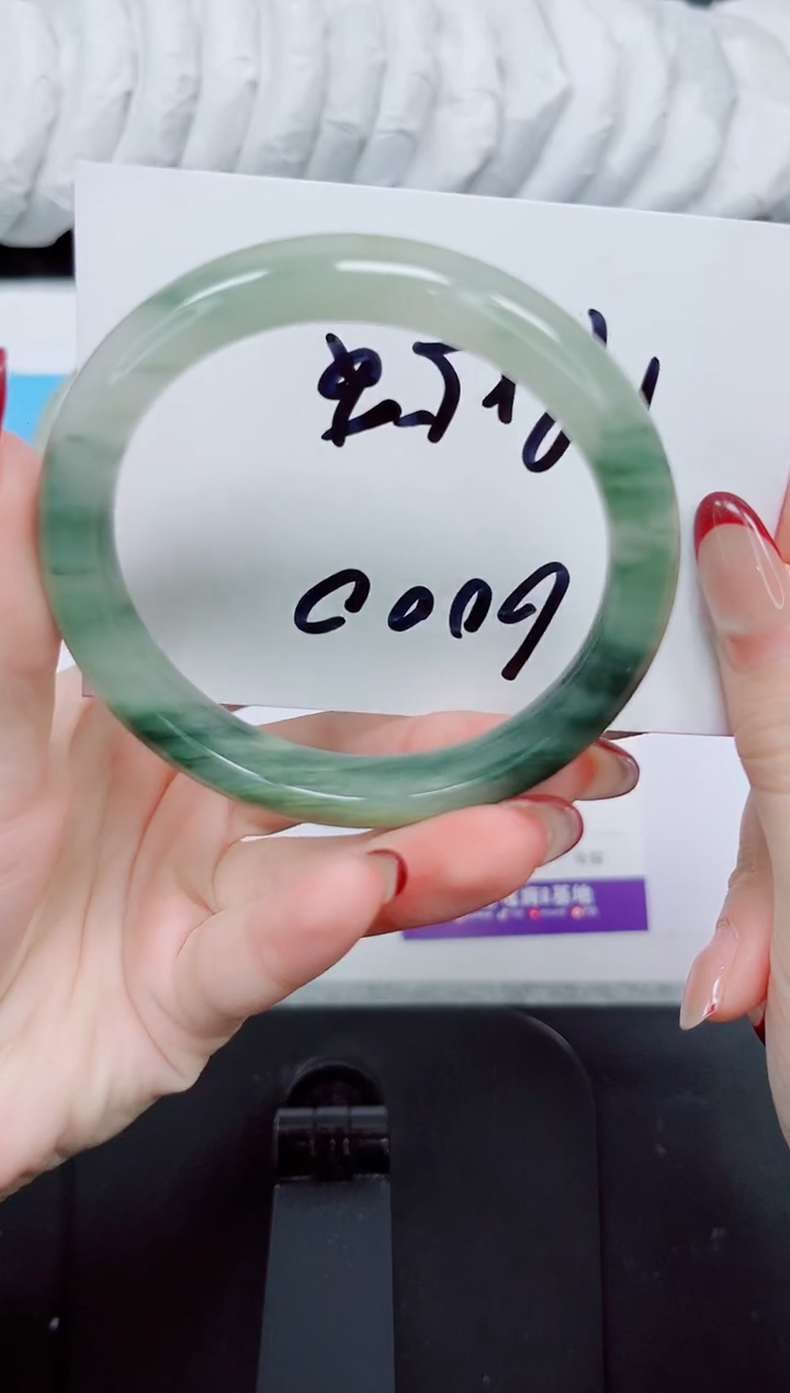 【闪购商品】石英质玉手镯未镶嵌77