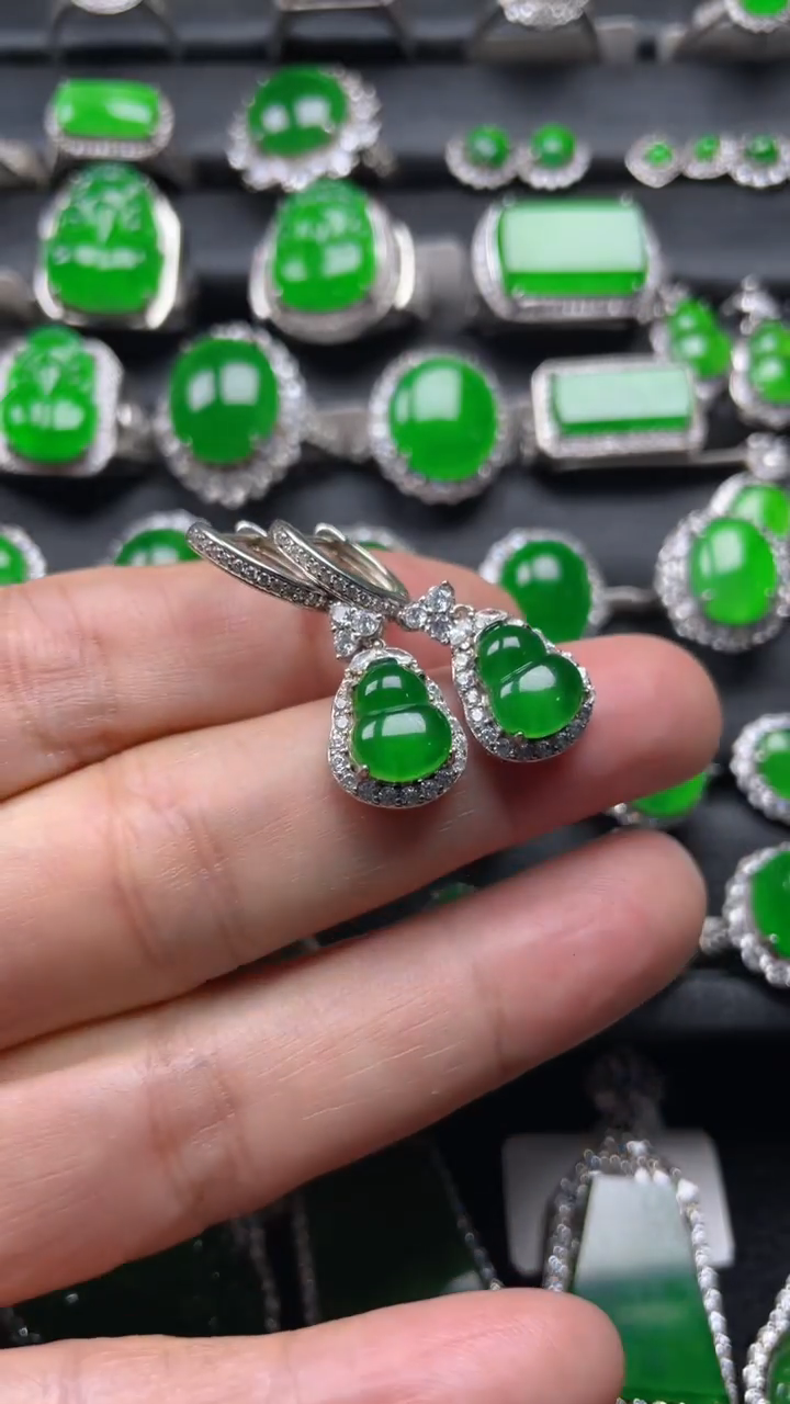 银S925镶嵌翡翠耳饰翡翠