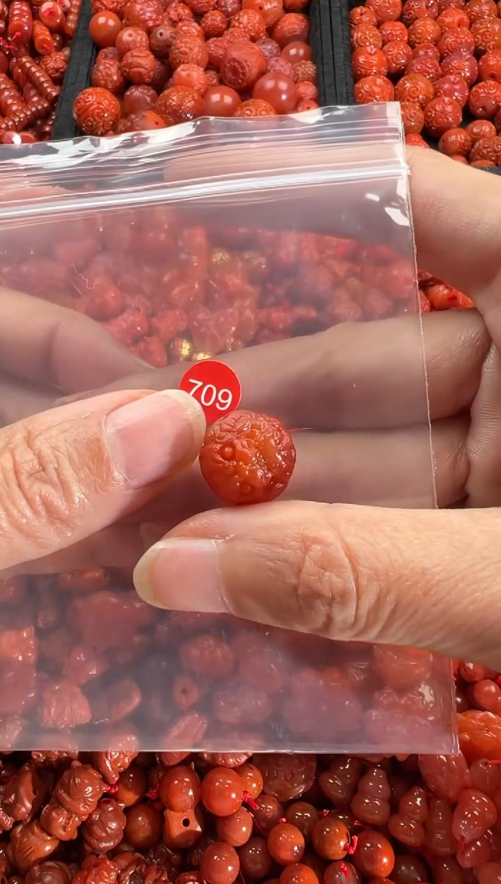 【闪购商品】南红玛瑙颈饰未镶嵌1