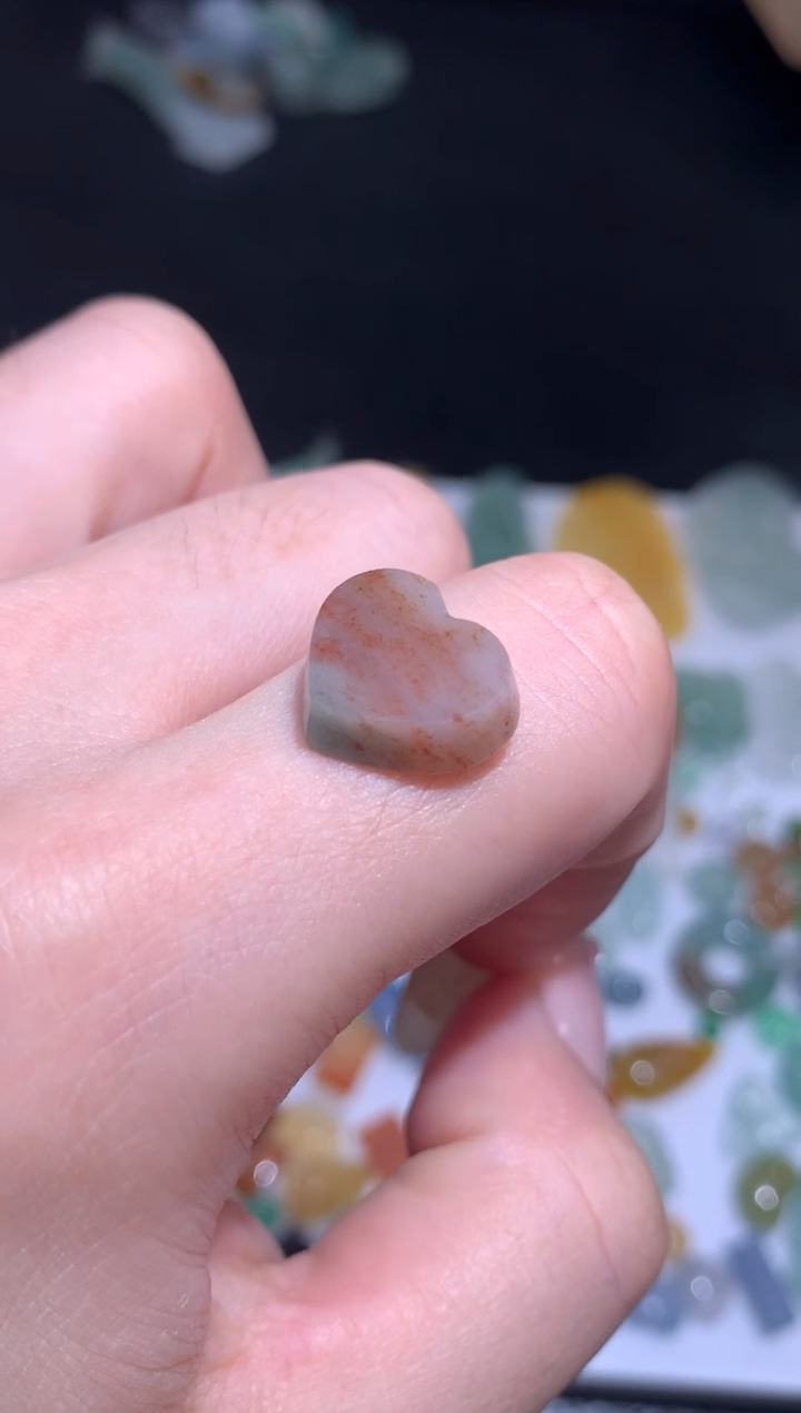 定制翡翠未镶嵌爱心