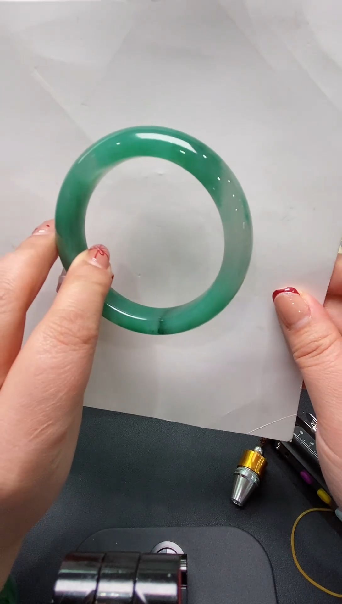 【闪购商品】石英质玉手镯未镶嵌天然飘花非洲翠（独龙玉）53