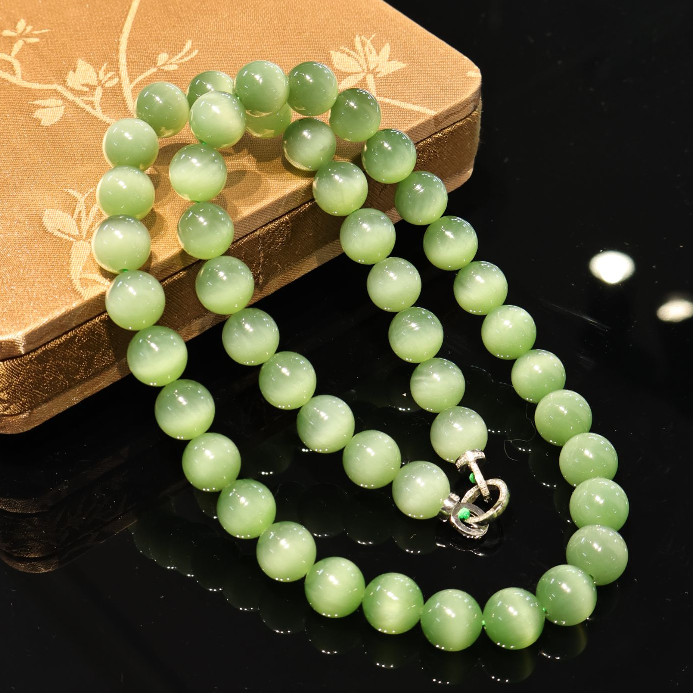 【一源珠宝vip限定】18K金扣头和田碧玉10mm粉绿猫眼项链