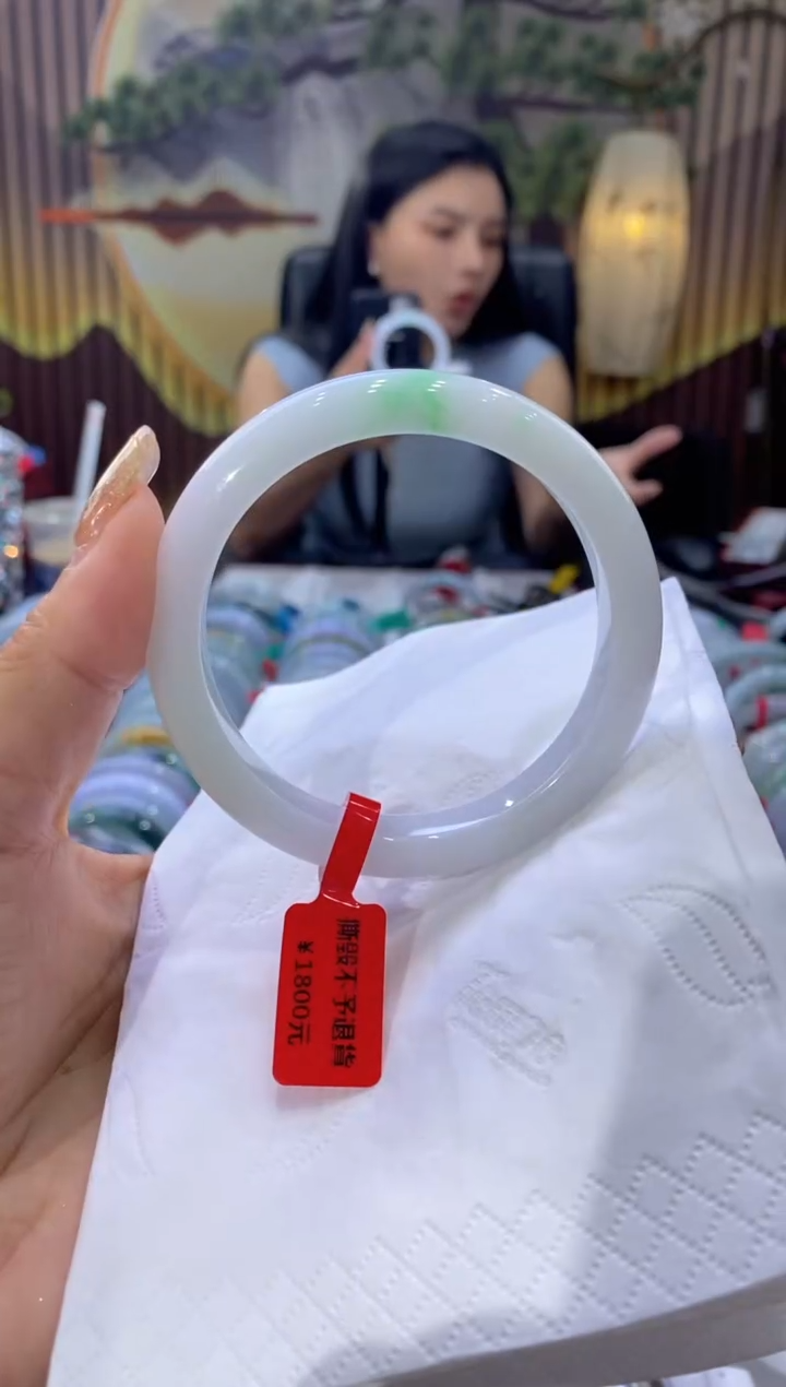 翡翠手镯未镶嵌多人04874