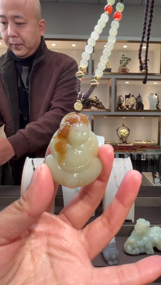 颈饰未镶嵌和田玉苏