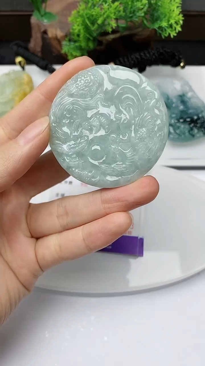 【闪购商品】翡翠颈饰未镶嵌        