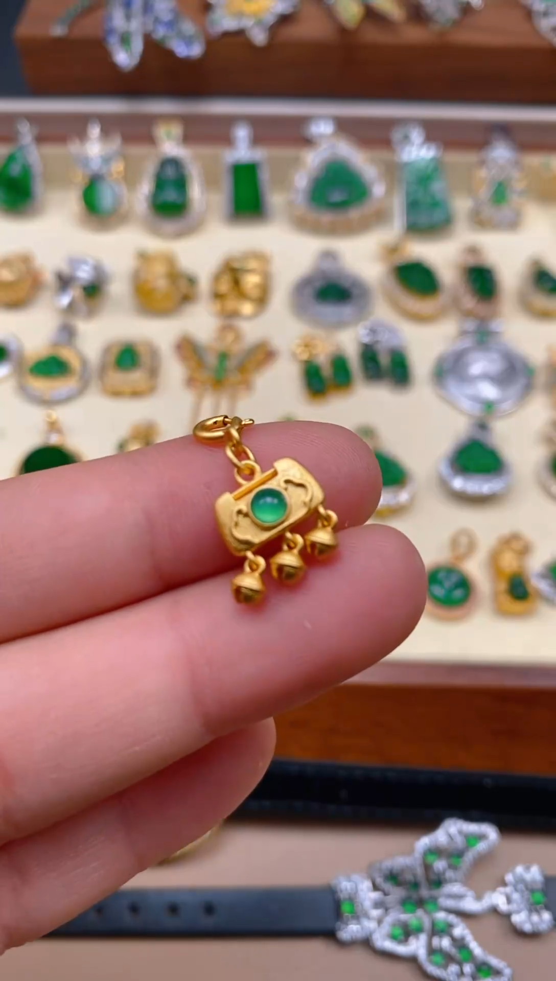 【闪购商品】翡翠吊坠(不含链)银S925镶嵌配饰