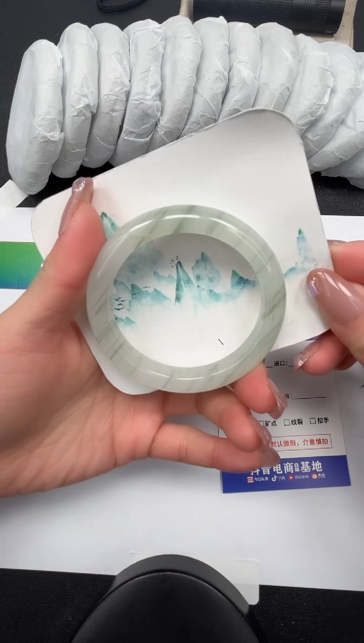 【闪购商品】石英质玉手镯未镶嵌69-53.8