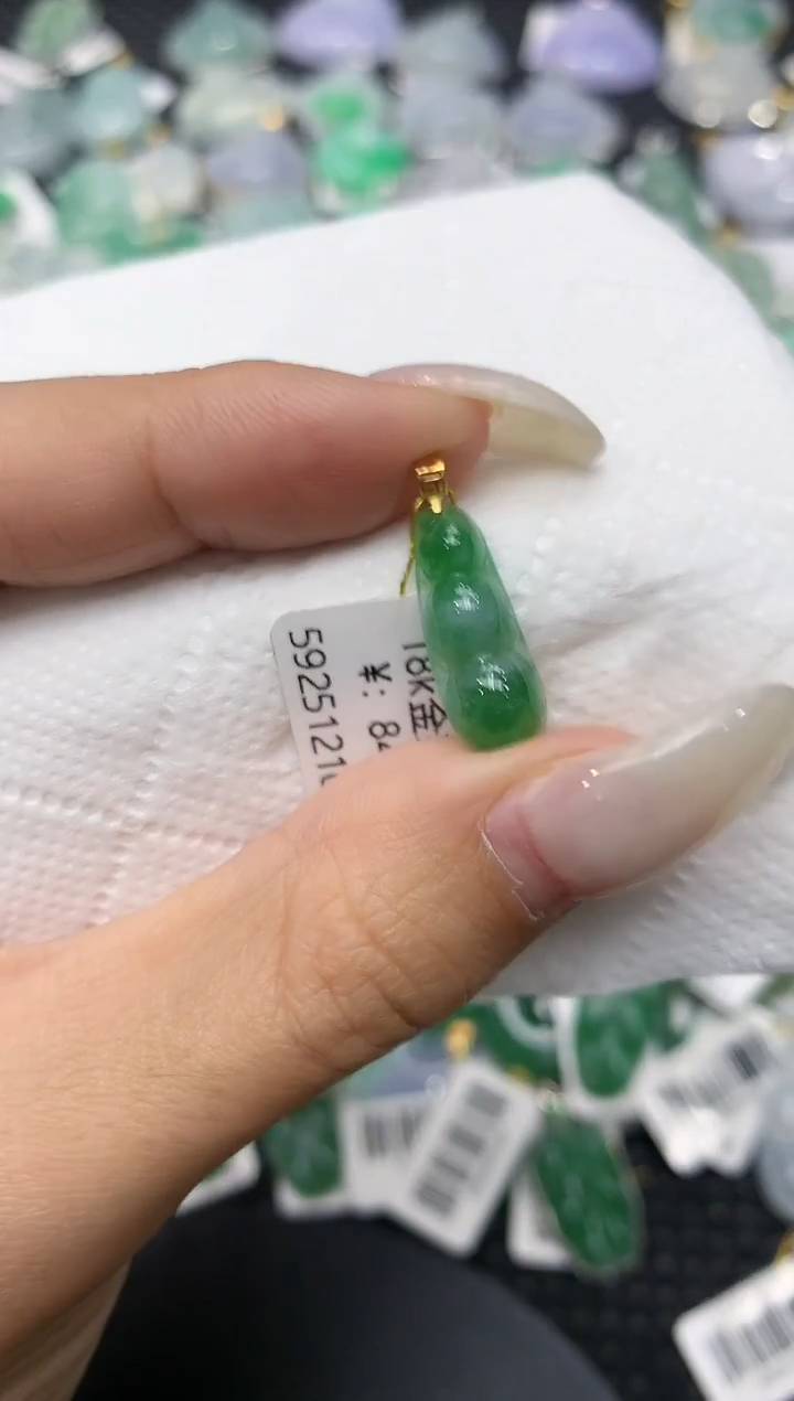 颈饰18K金镶嵌翡翠11111111111