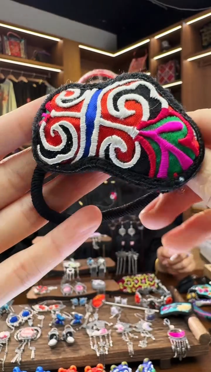 【闪购商品】织绣112黔东南苗族刺绣