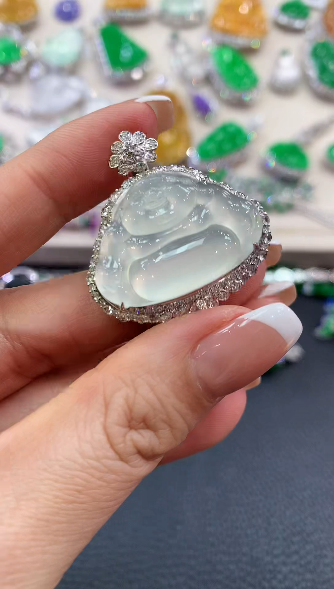 【闪购商品】翡翠吊坠(不含链)18K金镶嵌B70       