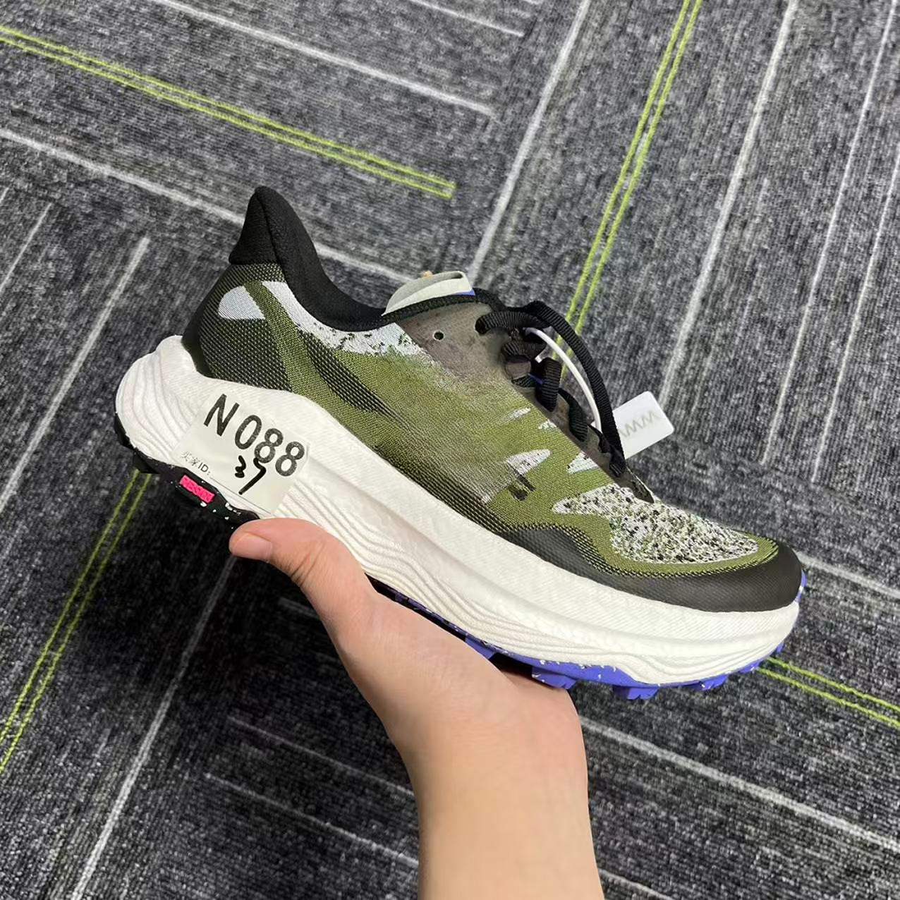 3-新款户外运动百搭休闲鞋 N088（鞋垫后配 无原盒）