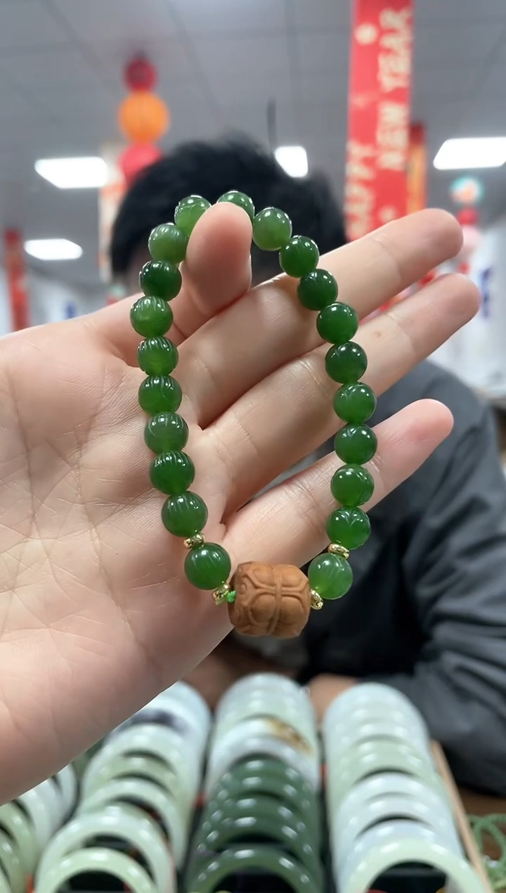 【闪购商品】和田玉手链未镶嵌碧玉莲花卡8手串一条