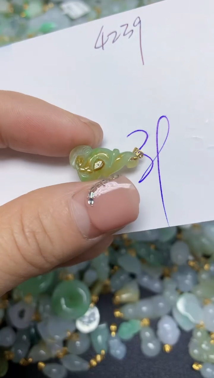 【闪购商品】翡翠挂件18K金镶嵌 天然翡翠A货