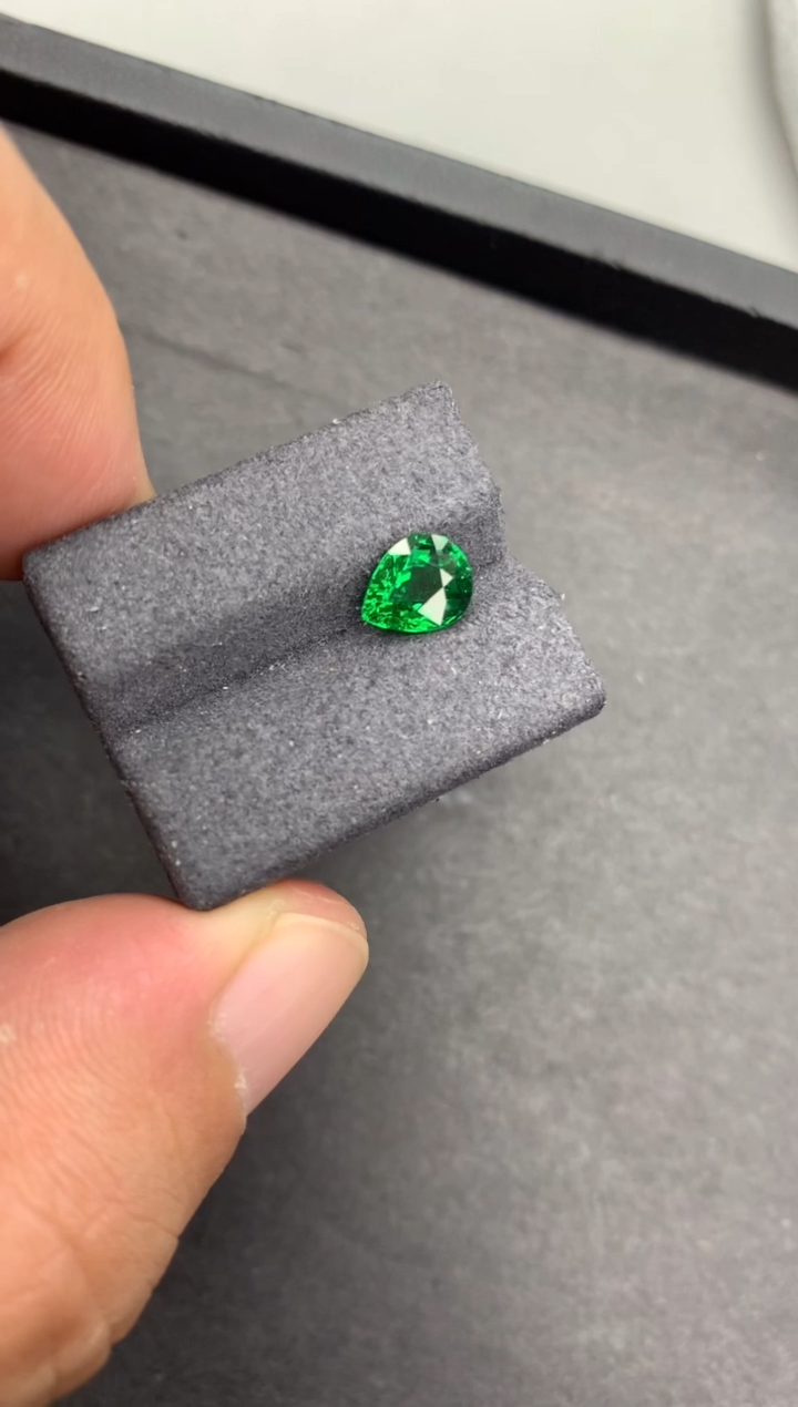 【闪购商品】石榴石（沙弗莱）裸石未镶嵌1.3克拉