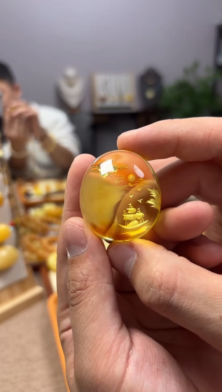 【闪购商品】蜜蜡裸石未镶嵌雕刻