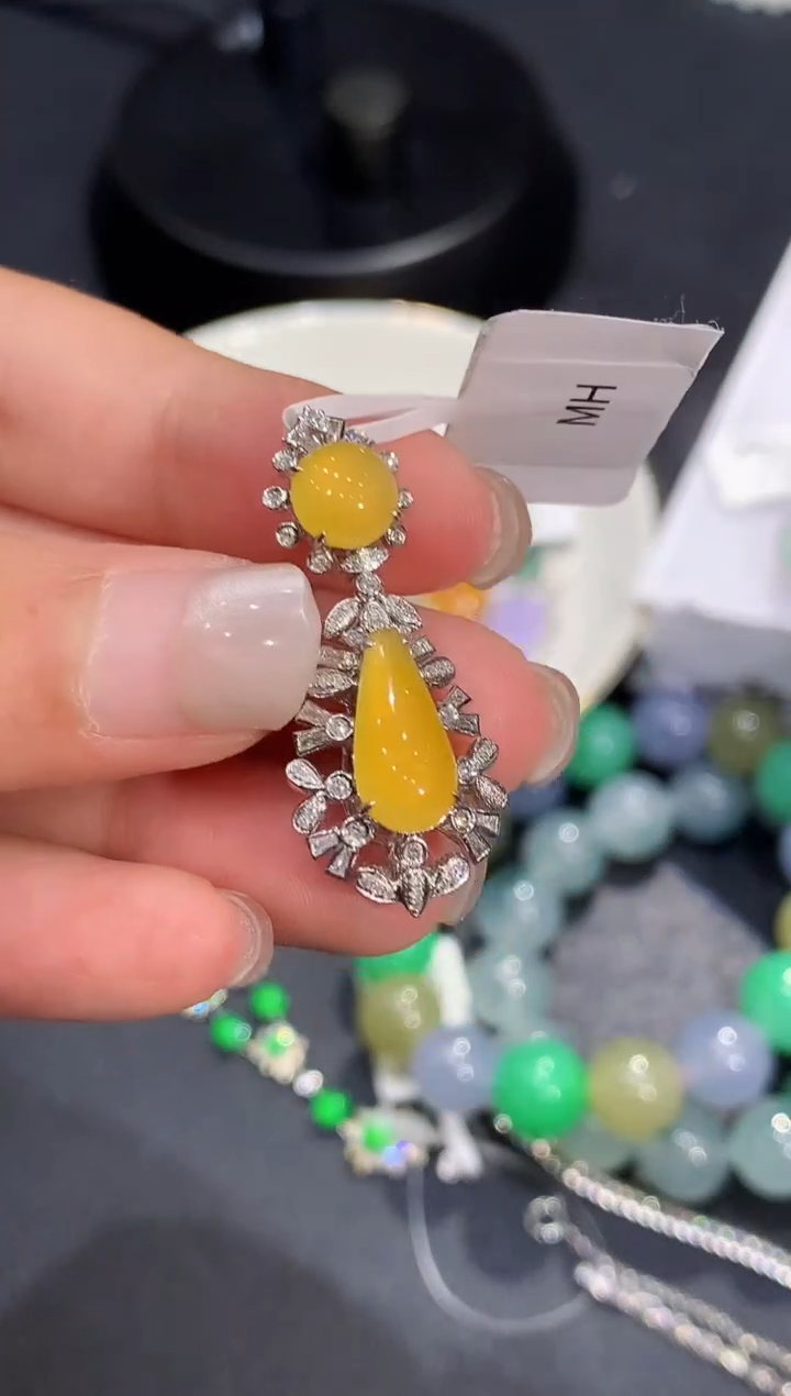 翡翠18K金镶嵌吊坠(不含链)MH12906多样性发其一