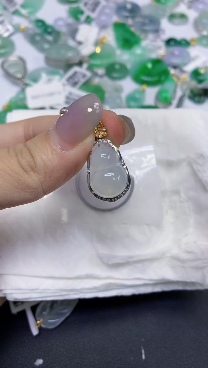 颈饰18K金镶嵌翡翠天然缅甸翡翠A货百元以上9元证书费自理