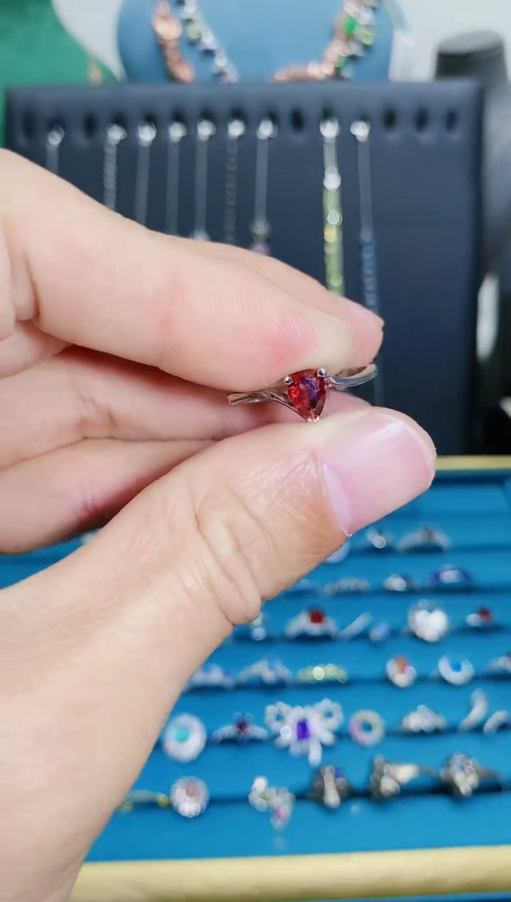 【闪购商品】石榴石戒指银S925镶嵌11121