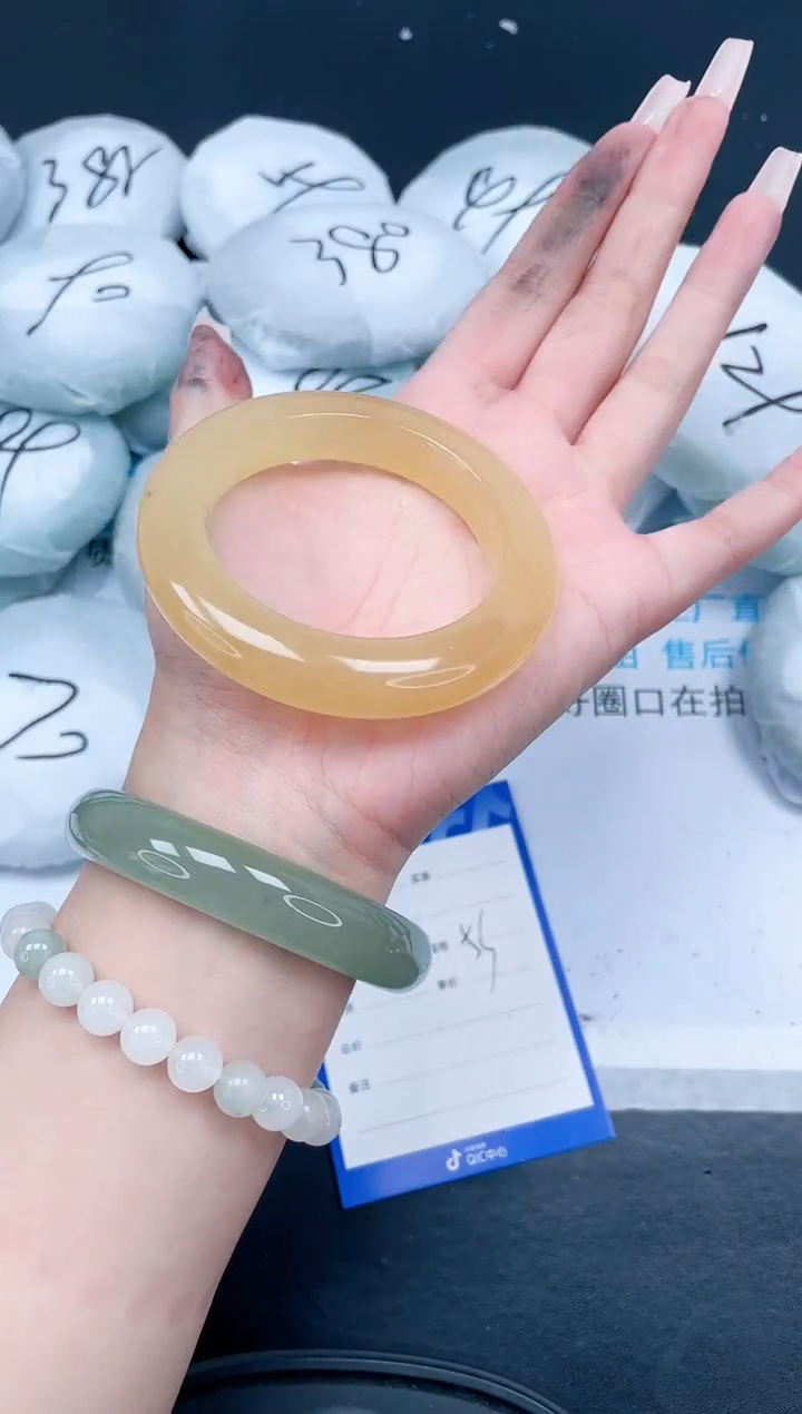 【闪购商品】石英质玉手镯未镶嵌436-53