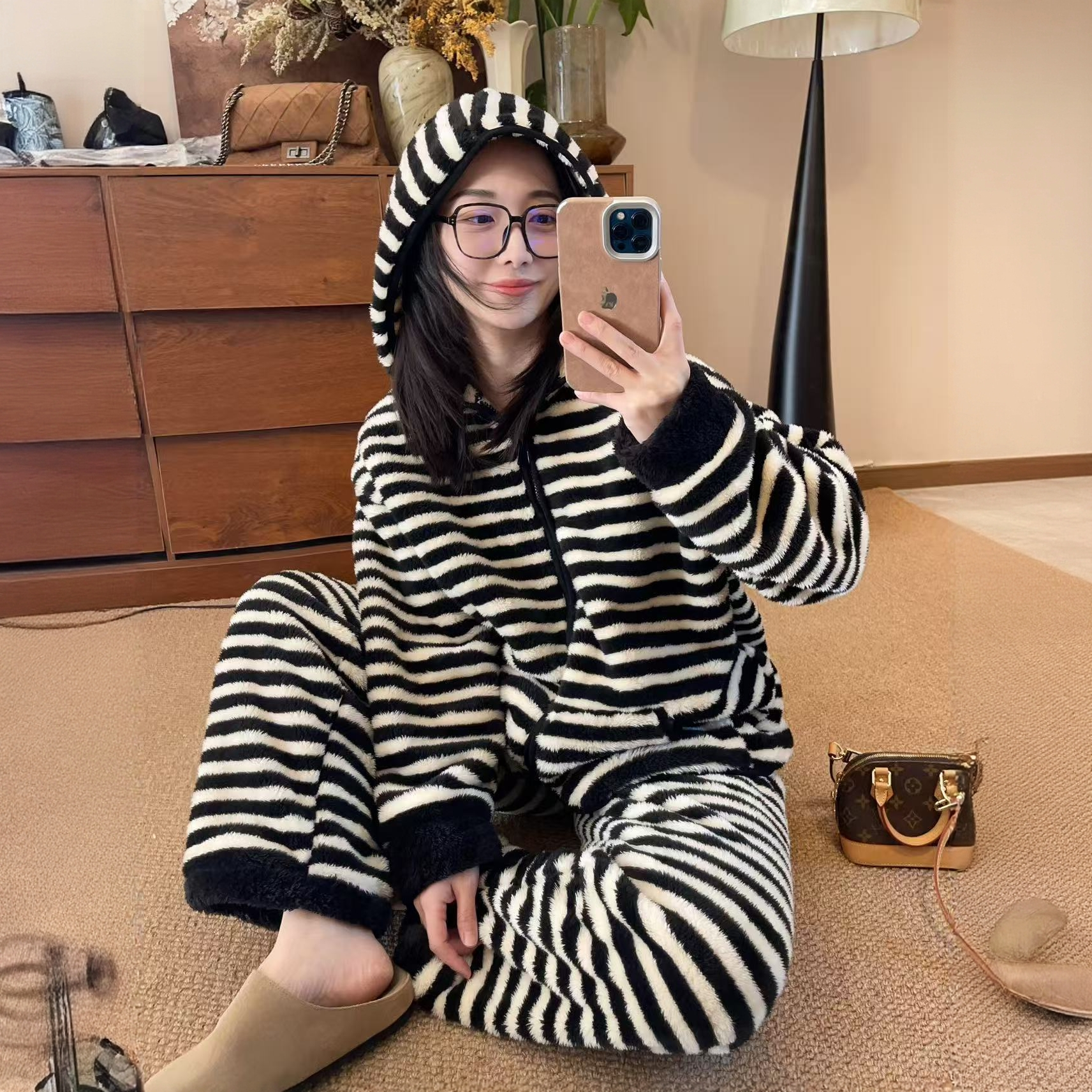 毛绒条纹连帽长袖保暖睡衣家居服套装立领女装时尚加厚加绒冬季