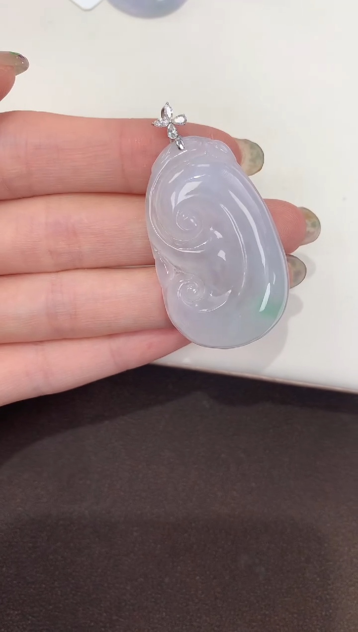 颈饰18K金镶嵌翡翠天然缅甸A货翡翠