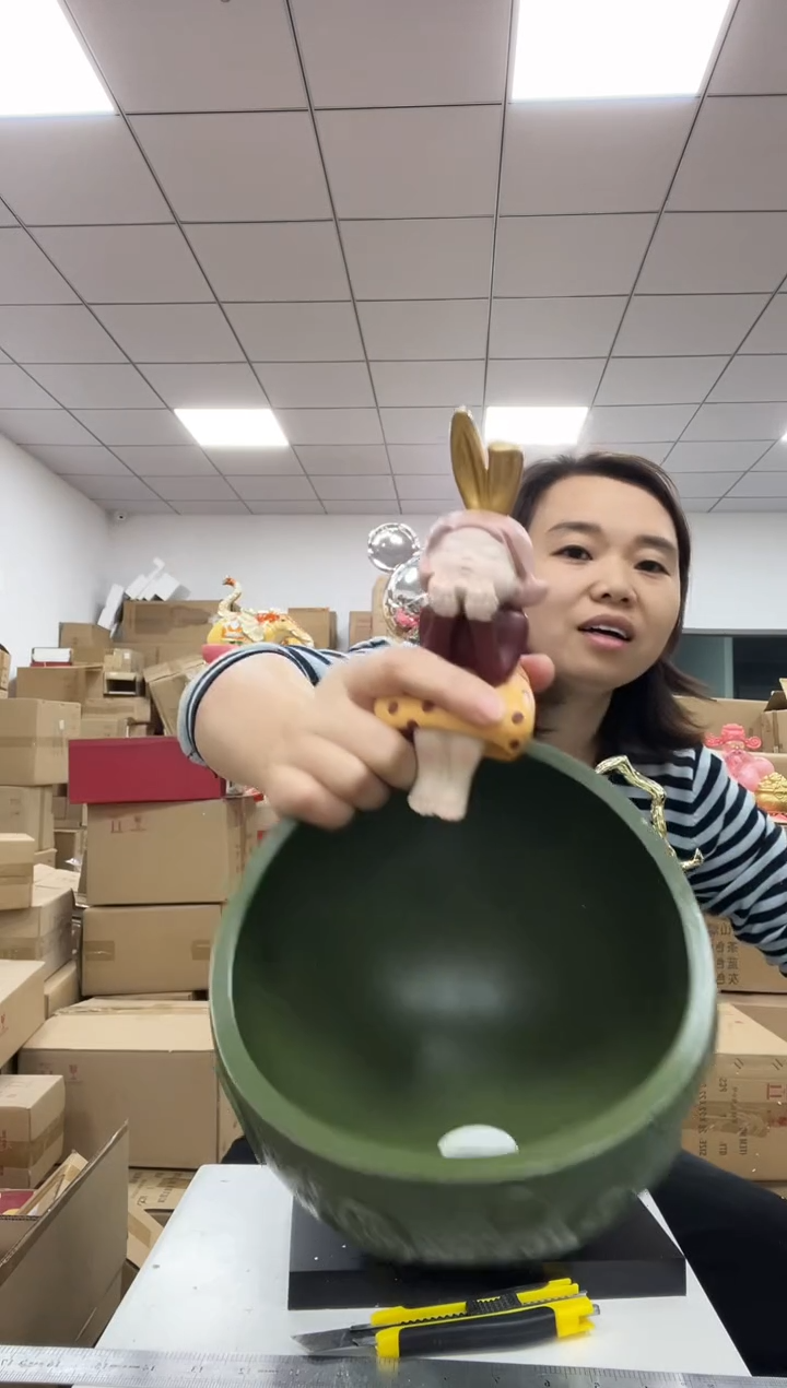 树脂兔女孩收纳摆件