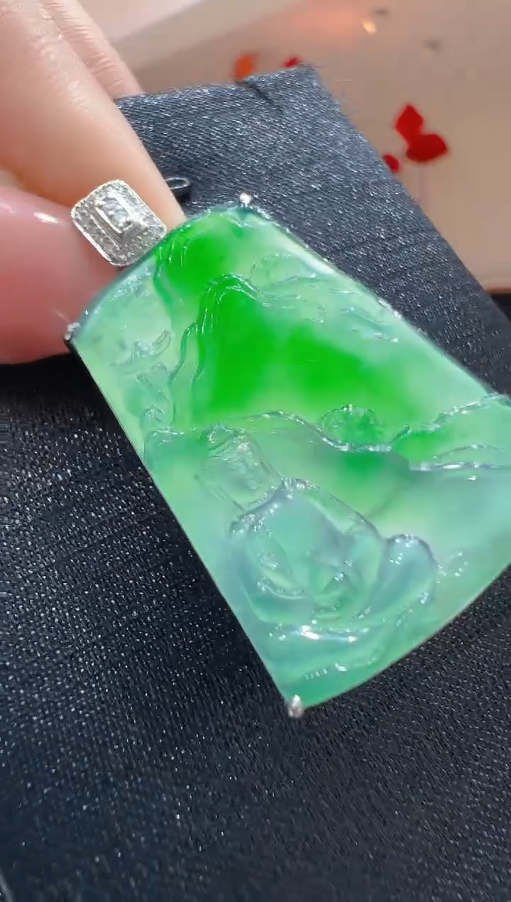 【闪购商品】翡翠吊坠(不含链)18K金镶嵌             