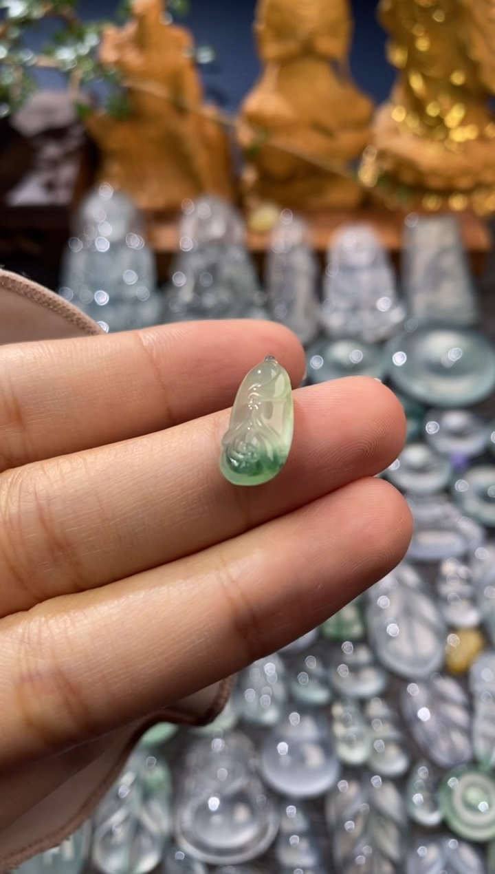 【闪购商品】定制翡翠未镶嵌玉兰花17.6*7.9*3.5