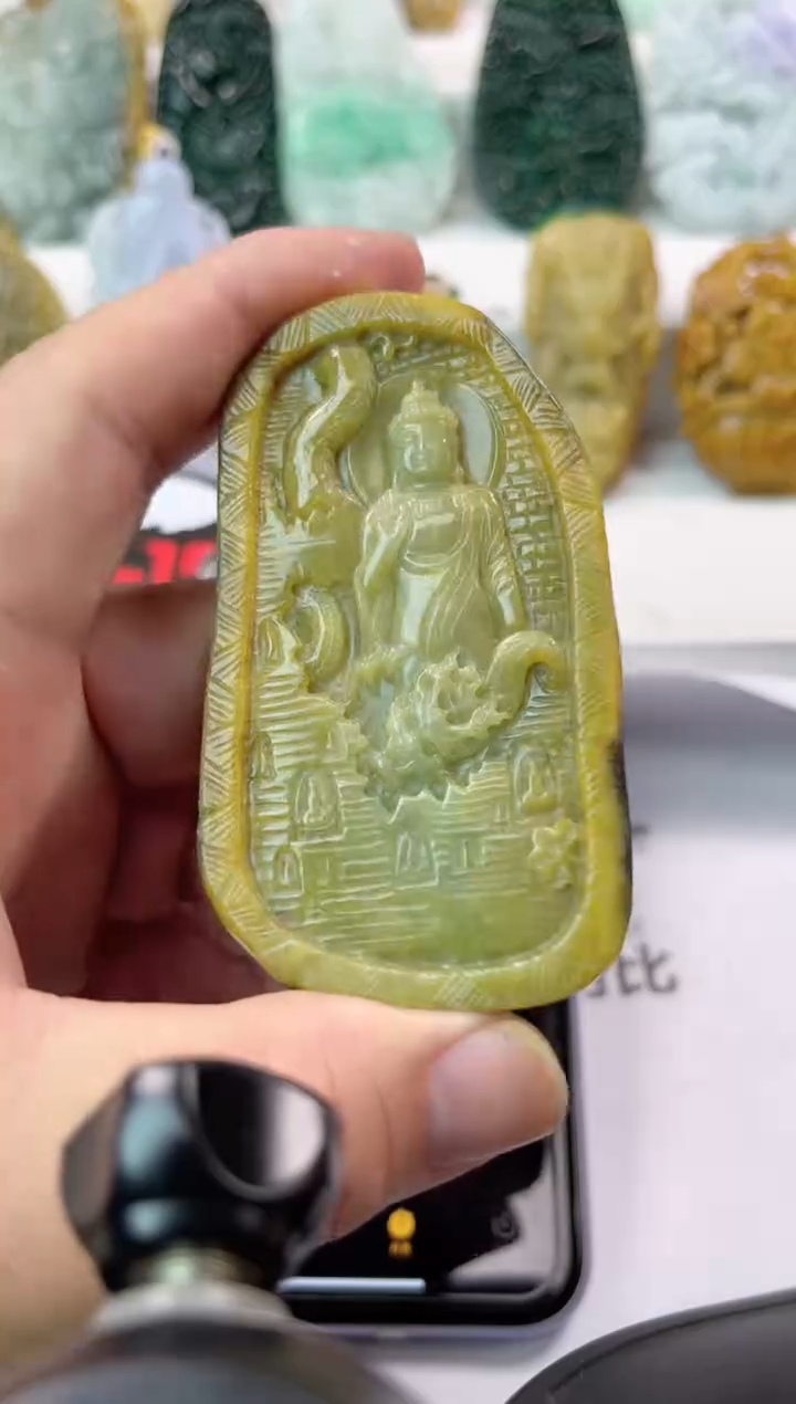 【闪购商品】翡翠颈饰未镶嵌佛