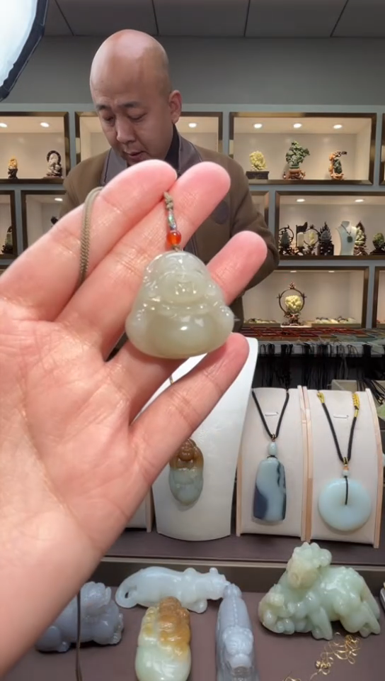 颈饰未镶嵌和田玉苏