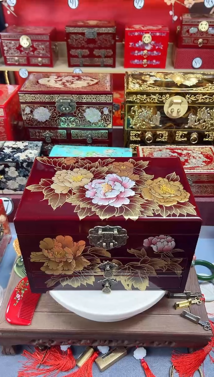 一**灵28厘米四层双抽传统贴金彩绘牡丹图